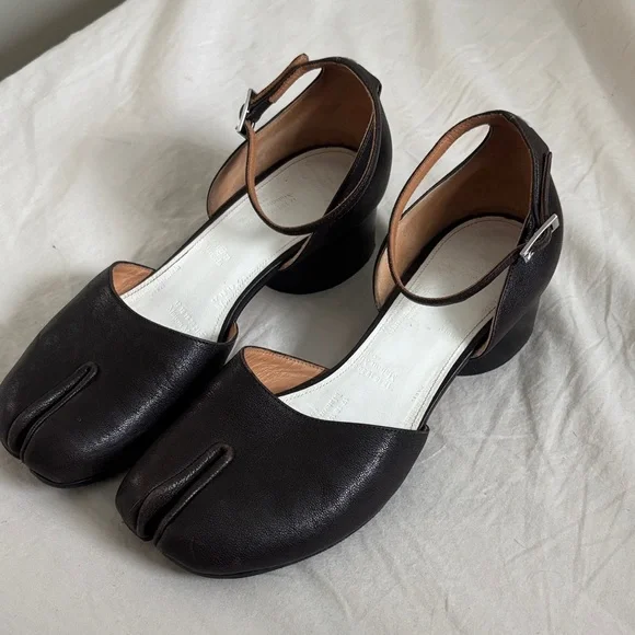 Maison Martin Margiela Brown Split-Toe Mary Janes - Picture 7 of 7